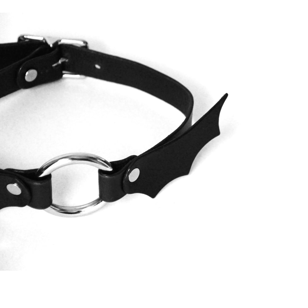 Batwing Choker