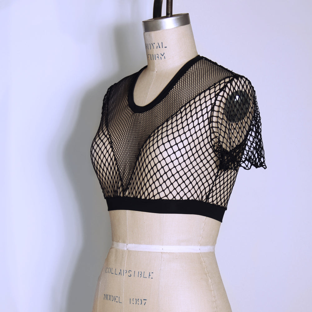Triangle Mesh Short-Sleeved Crop