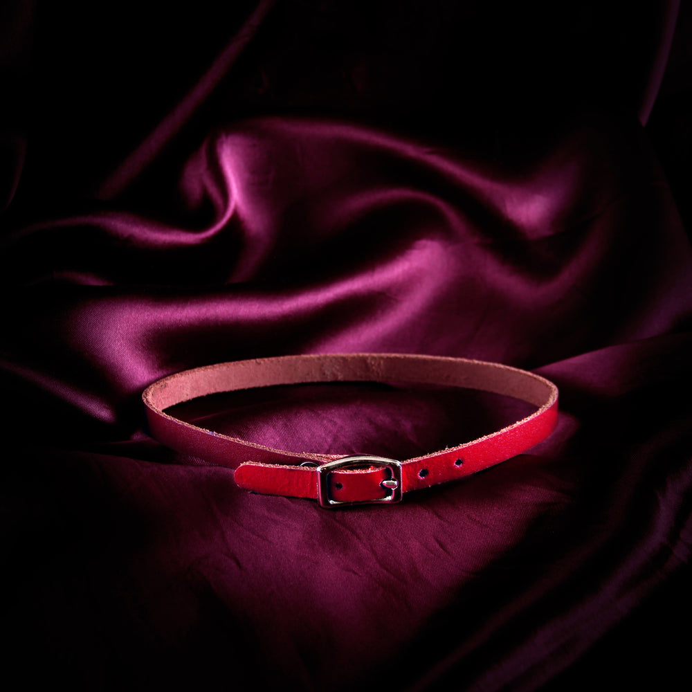 Red Mini Basic Buckle Choker